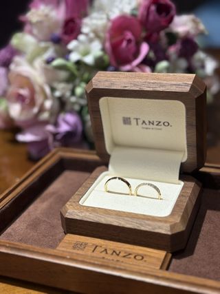 【TANZO.(鍛造指輪)の口コミ】 シンプルなデザインだけどダイヤも目立つ指輪が良かったのと結婚指輪なの…