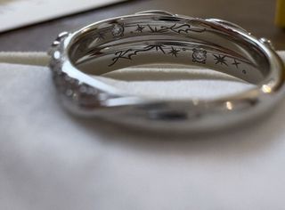 【ケイウノ ブライダル(K.UNO BRIDAL)の口コミ】 通常のデザインから、セミオーダーでダイヤモンドの数を増減できることで…