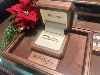 【TANZO.(鍛造指輪)の口コミ】 私のデザインは上下にスターダスト加工を入れていただいた
ダイヤレメを9…