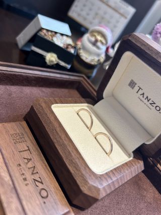 【TANZO.(鍛造指輪)の口コミ】 お互いの好みを組み合わせて作ってもらいました。デザインがある部分、艶…