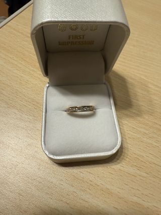 【玉煌(ギョクオウ)の口コミ】 エタニティリングのプリンセスカットやエメラルドカットで探していました…