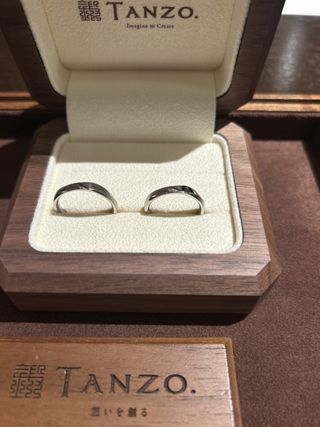 【TANZO.(鍛造指輪)の口コミ】 鍛造製法であることに惹かれ、このお店を見つけました。
デザインはフルオ…