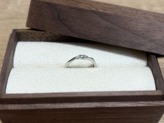 【PORTADA(ポルターダ)の口コミ】 シンプルなデザインを探していました。いくつも指輪を見せていただく中で…