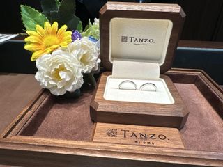 【TANZO.(鍛造指輪)の口コミ】 ミル打ちのデザインが可愛らしく、ストレートでもゴツゴツしたイメージで…