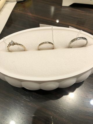 【Disney The Little Mermaid（ディズニー リトル・マーメイド）の口コミ】 デザインがとても綺麗で目に留まる。
ディズニーデザインで他の指輪とは違…