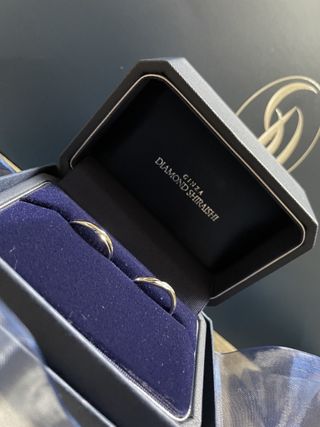 【銀座ダイヤモンドシライシの口コミ】 手の形が違うためペアリングを選ぶことはできませんでしたが、
形の似たも…