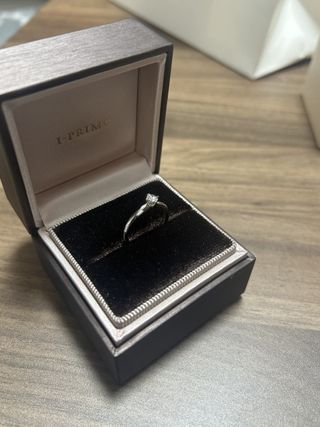 【アイプリモ(I-PRIMO)の口コミ】 婚約指輪と結婚指輪がセットのデザインになっており、女性の場合重ね付け…