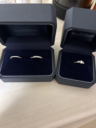 【銀座ダイヤモンドシライシの口コミ】 結婚指輪と婚約指輪の重ね付けをしたいという妻の願いからこのセットにし…