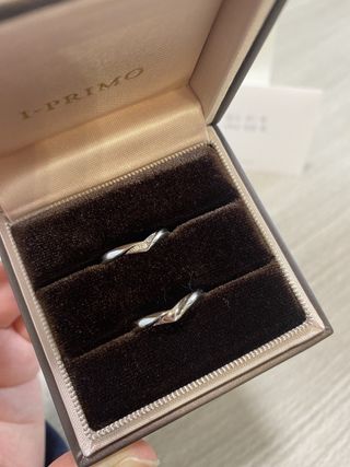 【アイプリモ(I-PRIMO)の口コミ】 指輪にはいろんなデザインがあると思いますが、その中でも私たちはウェー…