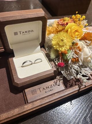【TANZO.(鍛造指輪)の口コミ】 今回、結婚ゆびわを購入するということで、2人で特別なゆびわにしたいとい…