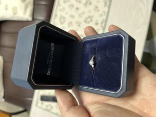 【銀座ダイヤモンドシライシの口コミ】 輝きがとても良い。角度によって色彩が目まぐるしく変化するまさにプリズ…