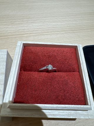 【出雲結(いずもゆい)の口コミ】 デザイン性がありつつシンプルで、着け心地もとても良いです。特別な時に…