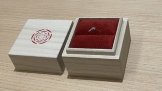 【出雲結(いずもゆい)の口コミ】 動きのあるデザインの指輪を2人で探していて色々なお店を探しており、彼女…