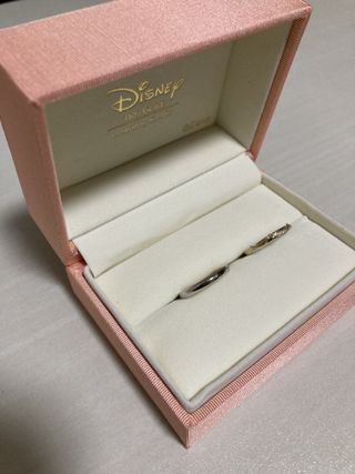 【ケイウノ ブライダル(K.UNO BRIDAL)の口コミ】 指輪はディズニーの美女と野獣のデザインにしました。
ディズニーが好きな…