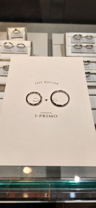 【アイプリモ(I-PRIMO)の口コミ】 指輪のデザインはウエーブのついてるものを、選びました。シンプルですが…