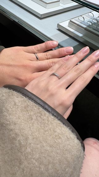 【アイプリモ(I-PRIMO)の口コミ】 特につや消しの落ち着いたデザインが指になじんで、とても上品に見えると…