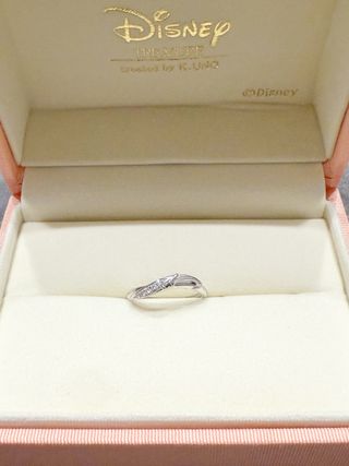 【ケイウノ ブライダル(K.UNO BRIDAL)の口コミ】 ディズニーのFANTASIAをモチーフにしたデザインの結婚指輪です。立体的で…