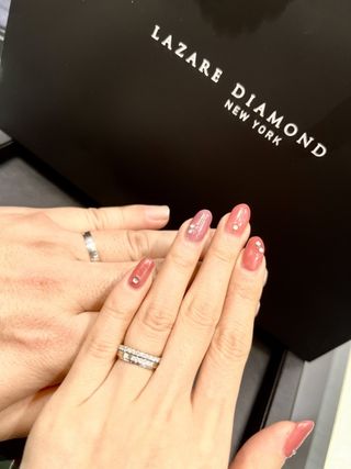 【ラザール ダイヤモンド(LAZARE DIAMOND)の口コミ】 他の皆さんがおっしゃっていたように
やはりダイヤモンドの輝きが格別でし…