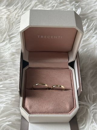 【TRECENTI(トレセンテ)の口コミ】 夫は、ゴールドのストレートがよくて
せっかくならふたりともゴールドのが…