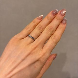 【エクセルコダイヤモンド(EXELCO DIAMOND)の口コミ】 シンプルながらも輝きとデザイン性に惹かれました。
周りからも見た時のキ…