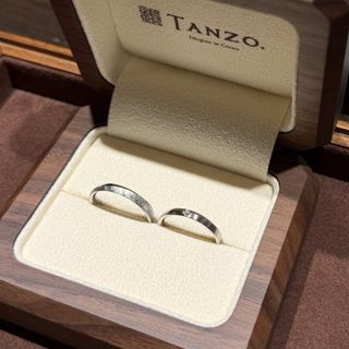 【TANZO.(鍛造指輪)の口コミ】 指輪の幅や色、選択肢がたくさんあり悩みましたが、お互い好きなデザイン…