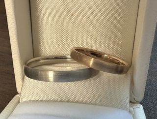 【俄(にわか)の口コミ】 柄や石など入っていない、シンプルな指輪を探していたところ、こちらの指…