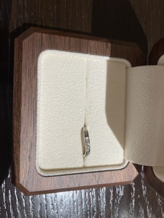 【TANZO.(鍛造指輪)の口コミ】 鍛造製法で耐久性があり、ゆがんでダイヤ落ちや傷の心配が少なく毎日つけ…