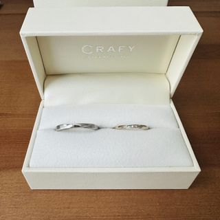 【CRAFY(クラフィ)の口コミ】 ひねりのデザインでお互いに合わせて作成しました。お互いが長く付けられ…