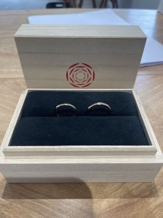 【出雲結(いずもゆい)の口コミ】 シンプルなデザインでありながら、飽きのこないもの。
指輪のコンセプトが…