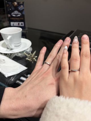 【エクセルコダイヤモンド(EXELCO DIAMOND)の口コミ】 シンプルなのに程よく存在感があって、どんな服装にも馴染むデザインなの…