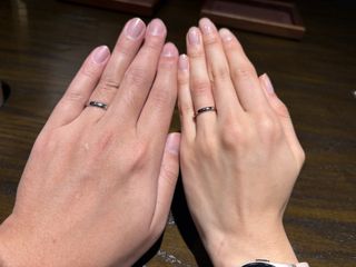 【TANZO.(鍛造指輪)の口コミ】 シンプルなデザインですが、光をきれいに反射していて、指に馴染みやすい…