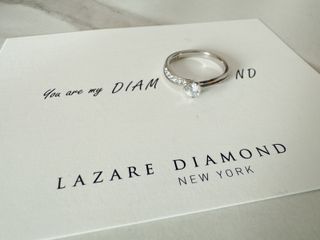 【ラザール ダイヤモンド(LAZARE DIAMOND)の口コミ】 パレスは上下に美しいカーブでメレダイヤがついていて、一目惚れでした。…