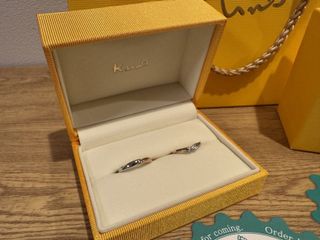 【ケイウノ ブライダル(K.UNO BRIDAL)の口コミ】 個性的なデザインで周りと被らないリングが良かったので、プラチナとゴー…