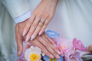 【アイプリモ(I-PRIMO)の口コミ】 なかなか見ないデザインで特別感があり即決しました！
細い指輪や、ウェー…