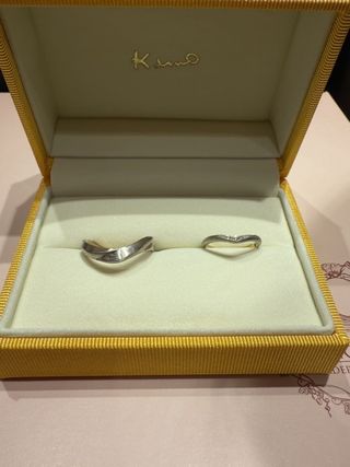 【ケイウノ ブライダル(K.UNO BRIDAL)の口コミ】 ・イチからデザインを考えるのは難しいので、元からあるデザインを参考に…