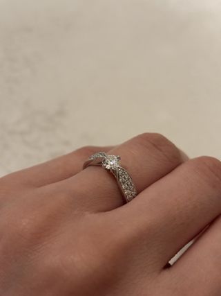 【宝寿堂(ほうじゅどう)の口コミ】 ダイヤが信じられないくらい綺麗です。出来上がりをお店で受け取った瞬間…