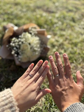 【銀座ダイヤモンドシライシの口コミ】 何個も試着して、この指輪に決めました！
決め手は、ダイヤが5つ入ってい…