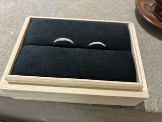 【出雲結(いずもゆい)の口コミ】 シンプルで落ち着いたいい指輪だと思います。
場所を選ばないデザインです…