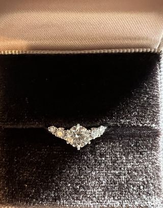 【アイプリモ(I-PRIMO)の口コミ】 ダイヤのへこだわりをメインにしました。
また、価格帯とも調整しました。…