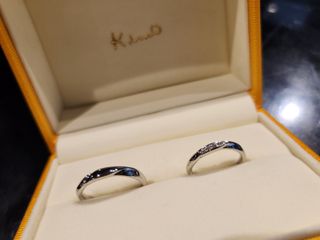 【ケイウノ ブライダル(K.UNO BRIDAL)の口コミ】 婚約指輪と重ね付けしたかったので、それに合うデザインで探してました。…