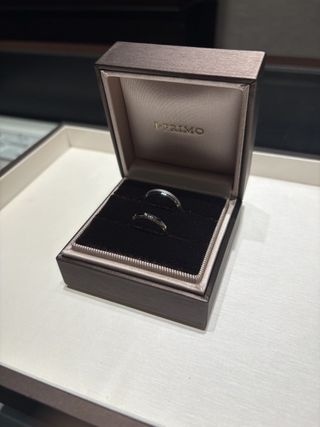 【アイプリモ(I-PRIMO)の口コミ】 シンプルだがマットな質感が入っているという特徴もあり結婚指輪らしい光…