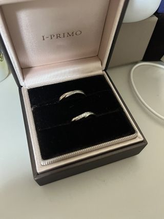 【アイプリモ(I-PRIMO)の口コミ】 指の傾斜に合わせたデザインになっています。
女性側にはダイヤモンド、男…