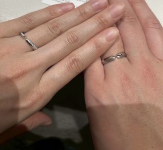 【アイプリモ(I-PRIMO)の口コミ】 ふたりの指輪を合わせたときにだけインフィニティ（∞）が浮かぶデザ…