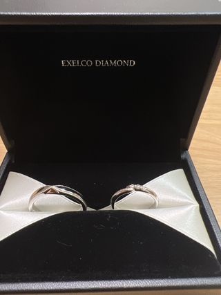 【エクセルコダイヤモンド(EXELCO DIAMOND)の口コミ】 この指輪は、ミルグレインが綺麗に施されていて、細かな装飾が上品な輝き…