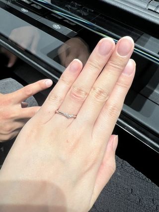 【エクセルコダイヤモンド(EXELCO DIAMOND)の口コミ】 他のブランドでは見たことのないデザインに一目惚れ！！逆三角形のダイヤ…