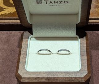 【TANZO.(鍛造指輪)の口コミ】 指輪の輝き、丈夫さと品質の高さが気に入りました。表面のテクスチャー加…