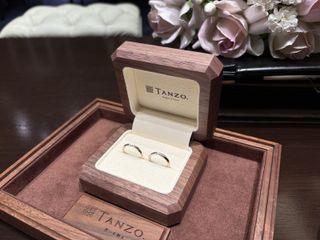 【TANZO.(鍛造指輪)の口コミ】 シンプルかつ周りと被らないことがおすすめです。肌馴染みの良いオリジナ…