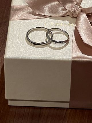 【アイプリモ(I-PRIMO)の口コミ】 シンプルなデザインですが、華があります。耐久性も問題なく、女性側のリ…