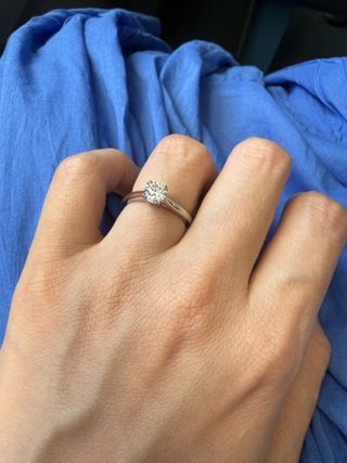 【ハリー・ウィンストン(Harry Winston)の口コミ】 王道なデザインなので、ダイヤモンドの大きさや輝きがより魅力的に見えま…