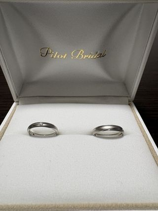 【PILOT BRIDAL(パイロットブライダル)の口コミ】 ツヤも艶消しもどちらもいいなと思い、ずっと迷っていました。尚且つあま…